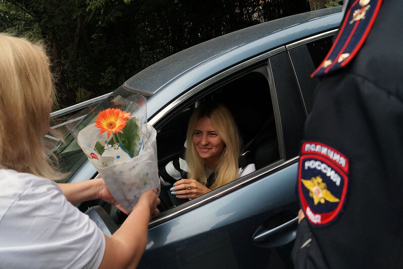 <div>
	<div>
		<strong>Сотрудники радиостанции подарили автовладельцам более тысячи живых гербер</strong></div>
</div>
<div>
	&amp;nbsp;</div>
