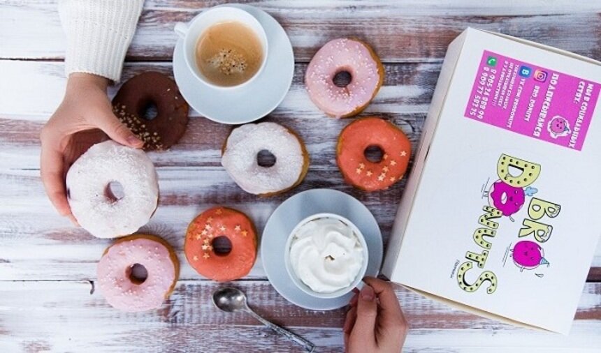 Точь-в-точь как в "Симпсонах": в Калининграде появилась доставка пончиков Bro’Donuts - Новости Калининграда