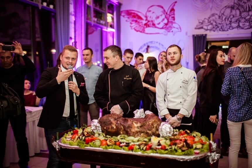 Ямальская оленина, осетрина и утка магре: в RiverSide Country Club открылся банкетный зал в стиле Прованс - Новости Калининграда