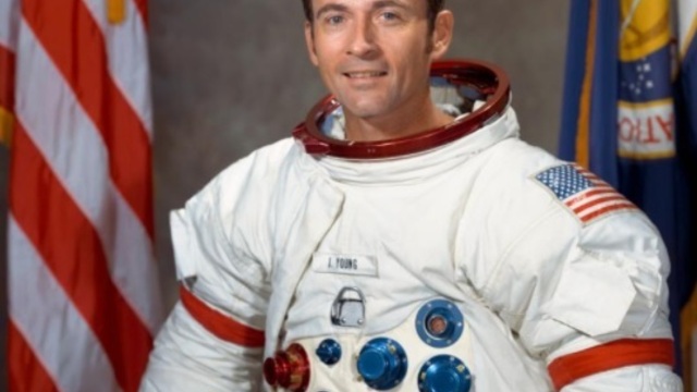 Умер побывавший на Луне астронавт NASA Джон Янг