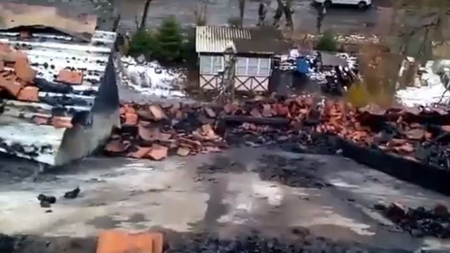 Появилось видео последствий пожара в трёхэтажном здании на Емельянова
