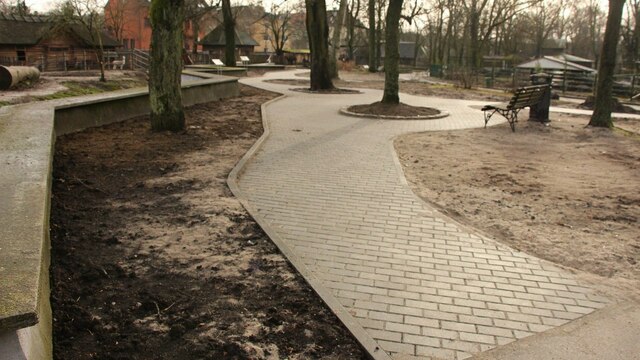 В Калининградском зоопарке благоустроили смотровую площадку перед вольером бизонов