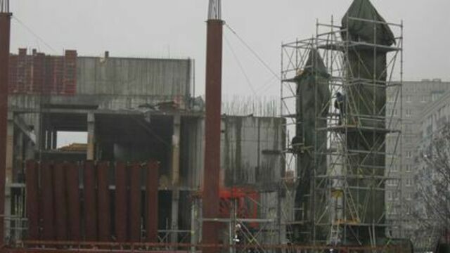 Стеклянный шар на бетонном каркасе: в Музее Мирового океана начали строить каркас корпуса 