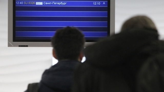 Роспотребнадзор объяснил, может ли пассажир вернуть деньги за авиабилет в случае задержки рейса