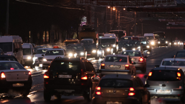 Социологи выяснили, почему в такси женщины зарабатывают меньше, чем мужчины