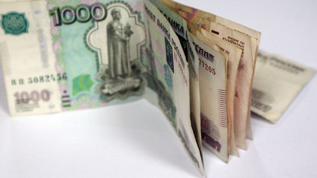 Калининградка, сломавшая ногу на скользкой дорожке у подъезда, отсудила 200 тысяч рублей у управляющей компании