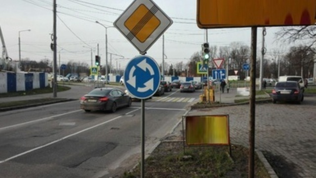 В мэрии объяснили, почему не используют купленную в 2015 году машину для дорожной разметки