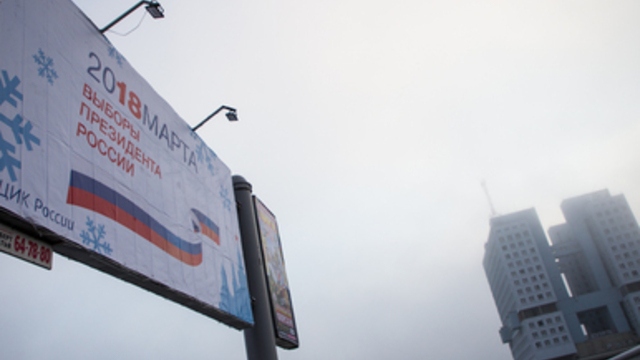 Дебаты в прямом эфире и уличная агитация: чем занимались избирательные штабы кандидатов в президенты на этой неделе