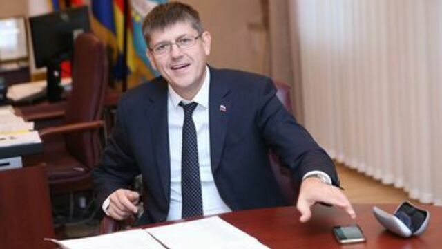 Глава горсовета поздравил многодетных калининградок с 8 Марта