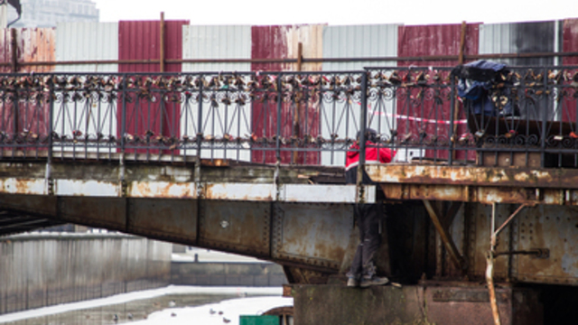 В Калининграде начался ремонт Медового моста (фото)