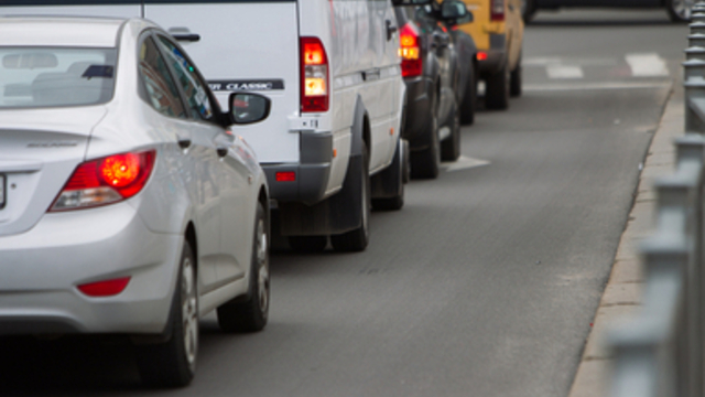 Запрет на движение по первому и третьему съездам со Второй эстакады продлён до конца апреля
