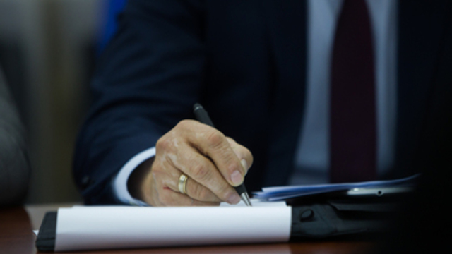 Калининградские депутаты предложили бесплатно выдавать инвалидам современные подъёмники для лестниц 