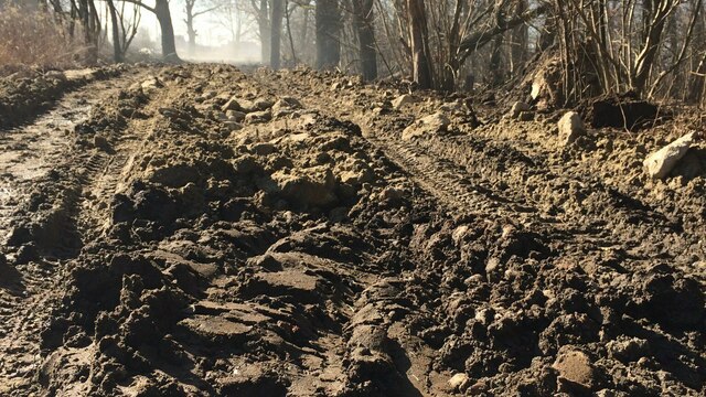 60 домов в Гурьевском районе оказались отрезаны от мира из-за разбитой рабочими дороги