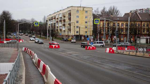 На Высоком мосту ради удобства велосипедистов сместят придорожное ограждение