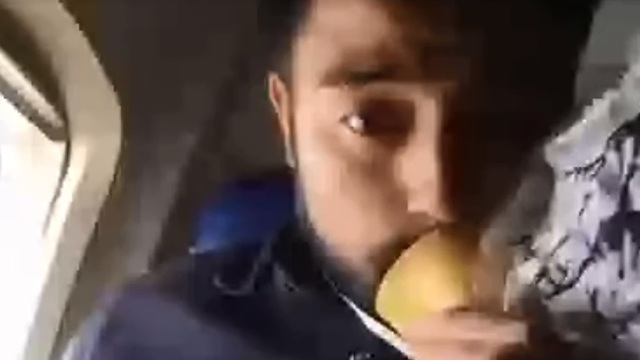 Американский блогер вёл прямую трансляцию из терпящего бедствие авиалайнера (видео)
