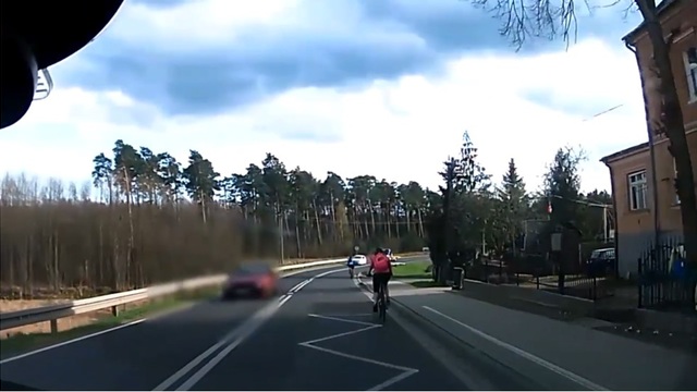 Пьяный россиянин сбил велосипедистку в Польше (видео)