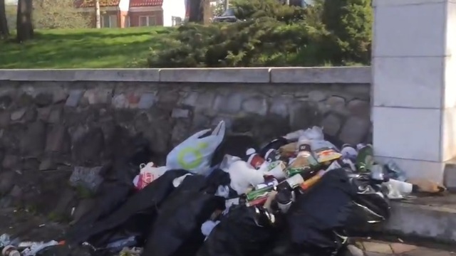 Калининградцы пожаловались на мусор у кафе 