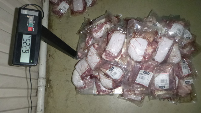 Калининградка пыталась ввезти из Польши 600 кг мяса, колбасы и сосисок
