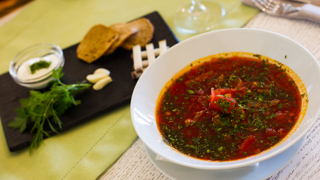 Сахарное печенье, вафли и горячее: чем будут кормить волонтёров ЧМ-2018 в Калининграде