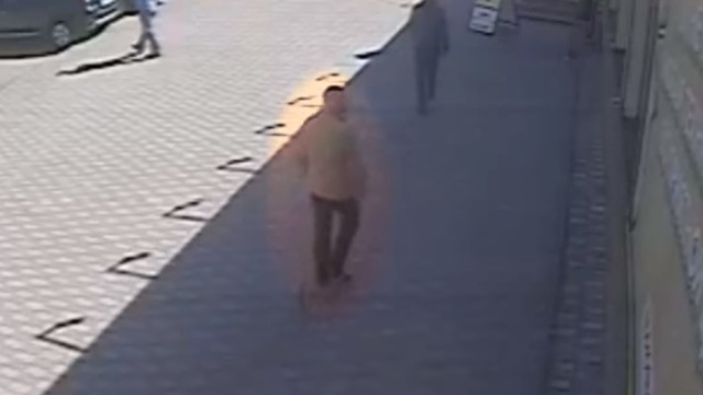 В Калининграде полиция разыскивает посетителя 