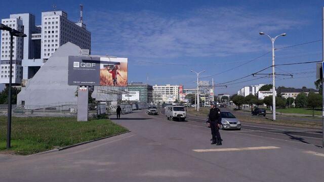 Из-за учений силовиков возле фанзоны на ул. Шевченко образовалась пробка (видео) 