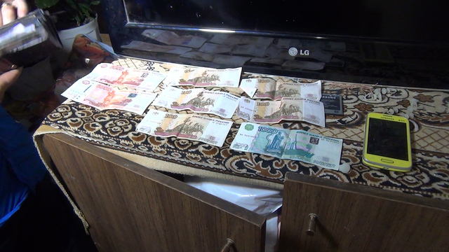 Полиция и ФСБ задержали подозреваемых в торговле наркотиками (видео)