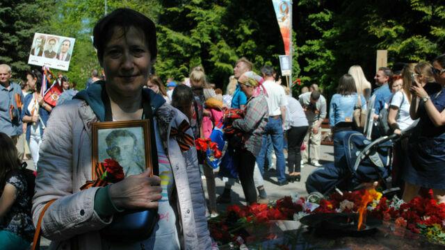 Жительница Екатеринбурга нашла могилу деда в Калининградской области через 72 года после окончания войны