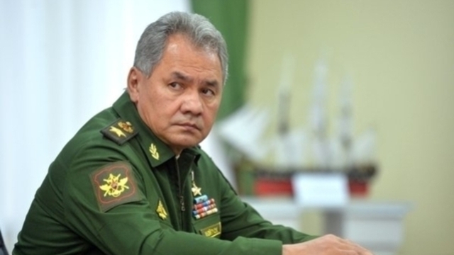 Шойгу впервые представит публике свои картины и скульптуры 