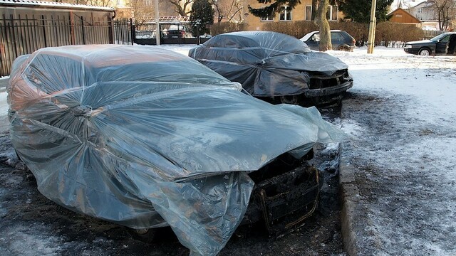 На ул. Глазунова сгорели три автомобиля