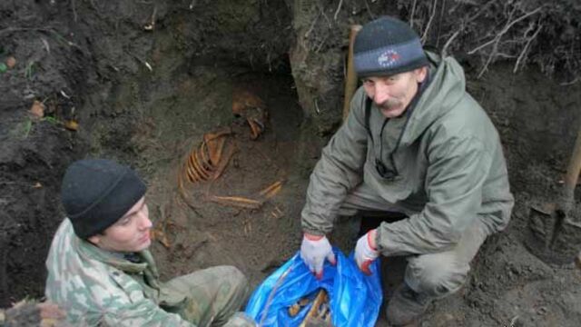 Раскопки братского захоронения на улице Невского