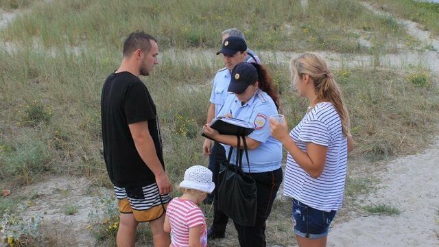 В Балтийском районе отдыхающих на море оштрафовали за парковку и костры в неположенных местах