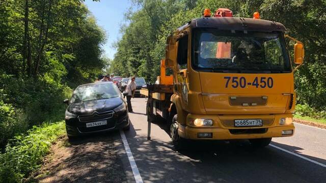 На Куршской косе эвакуируют автомобили из-за нарушений правил парковки