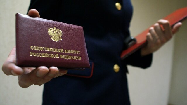 СК: мужчина, гладивший колени чужому ребёнку на детской площадке, помогал остановить кровь