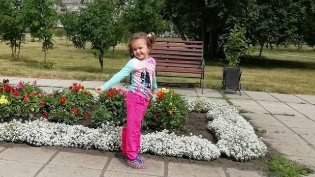 Прооперированная в Кургане девочка из Мамоново с редким пороком развития ноги научилась танцевать