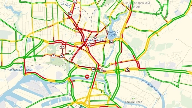 Калининград встал в девятибалльных пробках из-за шести ДТП и дорожных работ