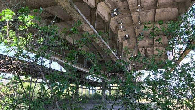 На Балтийской косе начали сносить ангары на бывшем аэродроме “Нойтиф”