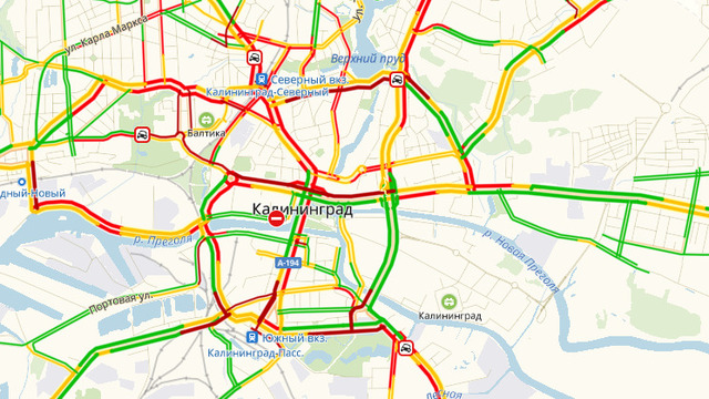 Час пик и пять ДТП: Калининград встал в девятибалльных пробках