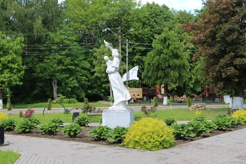 Новый сквер в Немане встретил первую весну - Новости Калининграда