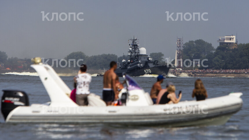 В Балтийске прошёл военно-морской парад в честь Дня ВМФ (фоторепортаж) - Новости Калининграда | Фото: Александр Подгорчук