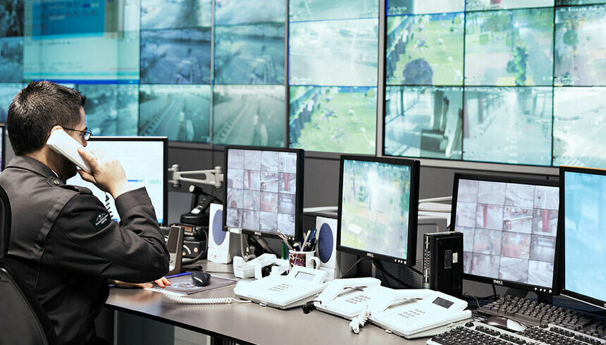 Вандалы продолжают расписывать лифты и стены подъездов - Новости Калининграда