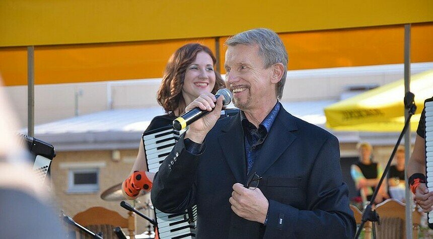 Для тех, кто ностальгирует по Союзу: исполнитель знаменитой "Вологды" уже завтра в Доме искусств - Новости Калининграда