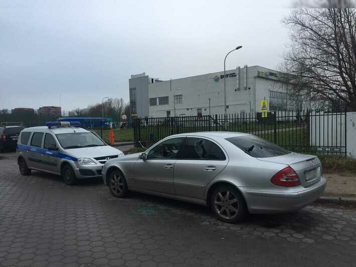 В центре Калининграда неизвестные обстреляли Mercedes - Новости Калининграда | Александр Подгорчук / &quot;Клопс&quot;