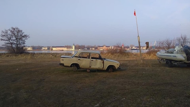 Власти Калининграда попросили жаловаться на брошенные в городе машины