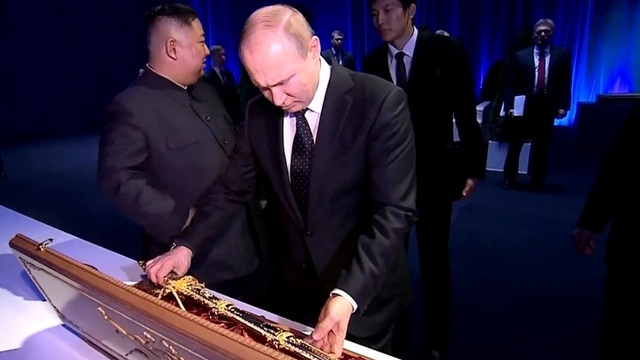Лидер КНДР Ким Чен Ын подарил Путину “олицетворяющий силу” меч