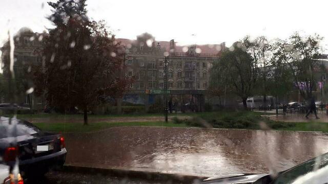 На Калининград обрушился ливень с градом (фото, видео)