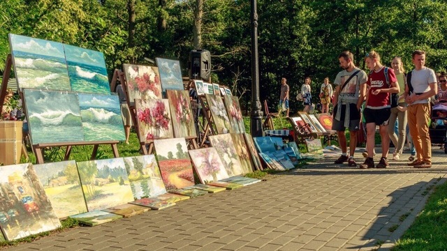 Увидеть живые статуи и заглянуть в будущее у гадалки: в Зеленоградске пройдёт фестиваль искусств