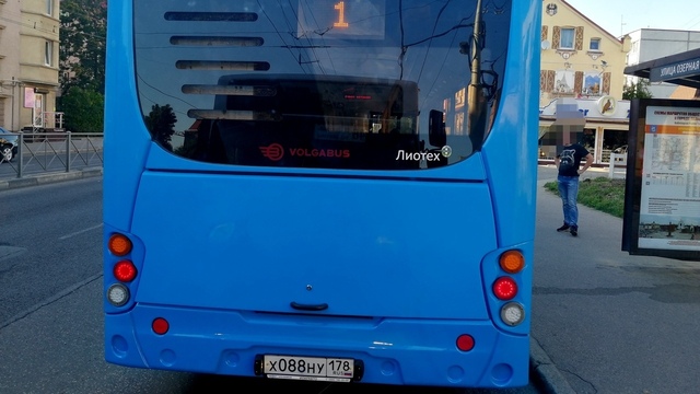 Электробус попал в ДТП на ул. Горького во время тестового рейса