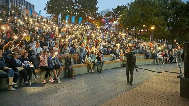 Попробовать кухню разных стран и посмотреть кино у моря: десять идей для проводов лета и встречи осени