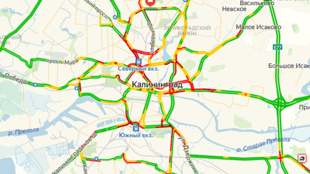 Час пик, перекрытия и ДТП: Калининград встал в восьмибалльных пробках  