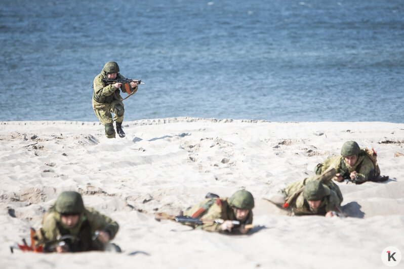 Балтфлот провёл учения по высадке морского десанта на полигоне Хмелёвка (фоторепортаж) - Новости Калининграда